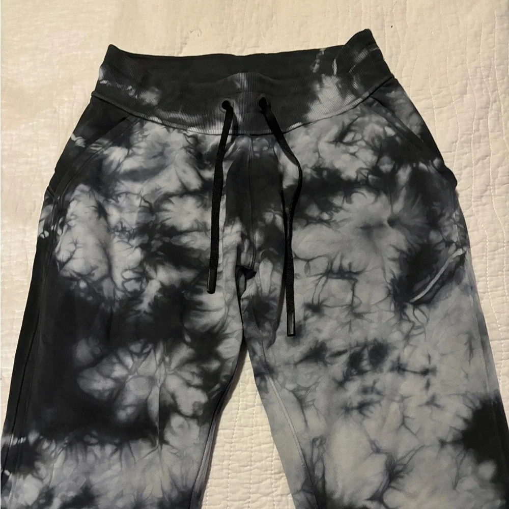 Lululemon Warm Down Jogger - 